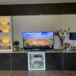 Wall Unit 