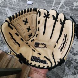 Wilson Major League Baseball Glove Mitt 11" A2451 Black Youth Right Hand Throw