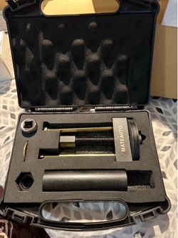 Professional-grade mainshaft bearing puller and installer set is made of black and gold-toned hardened steel. This MATEAUTO kit includes a puller bar,