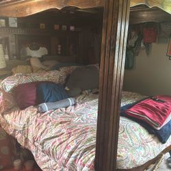 Sturdy Oak Canopy Mirror Bed