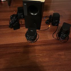 Bose Surround Sound 5 Speakers W/Amp