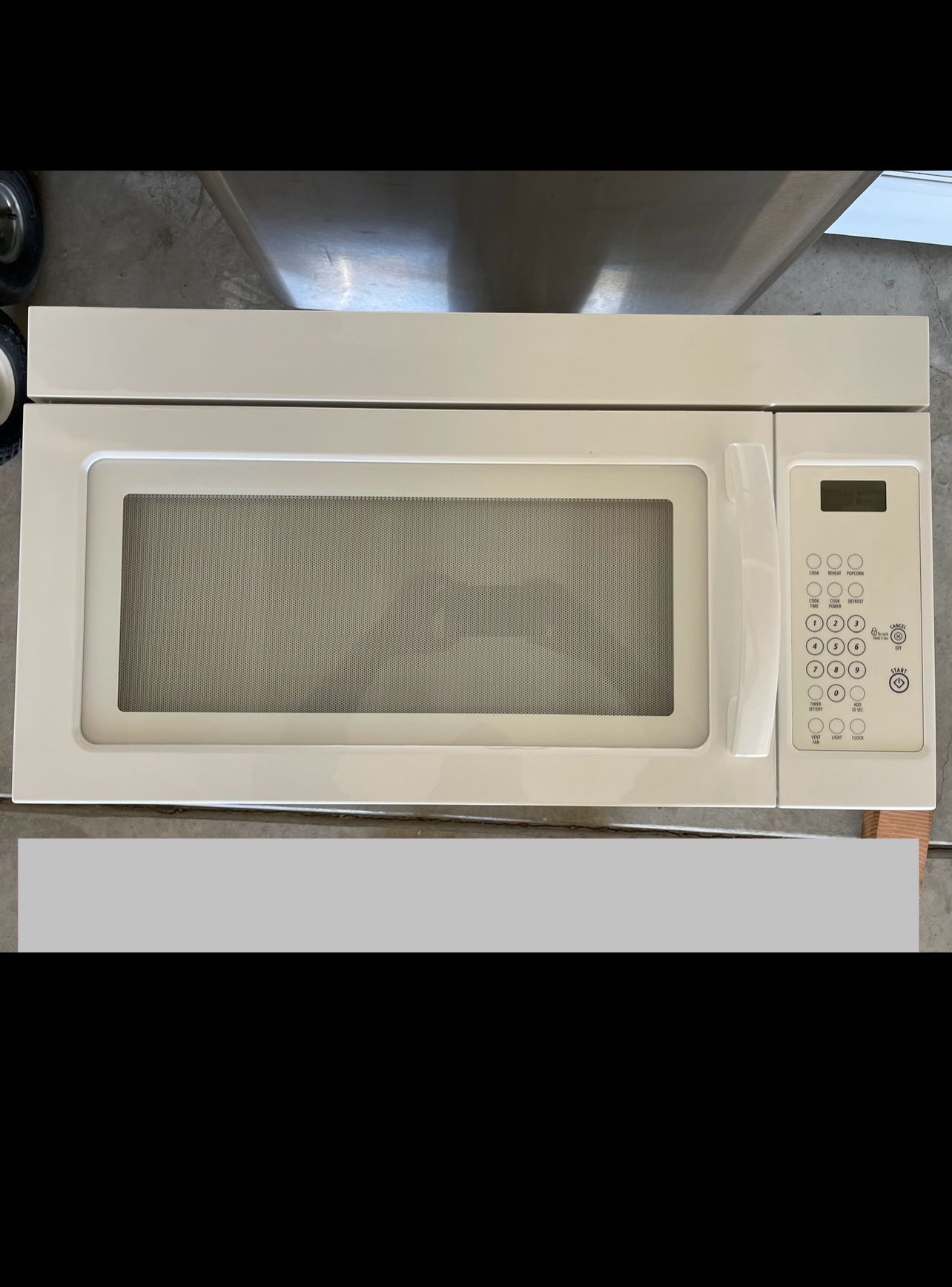 Appliances: Microwave & Dishwasher 