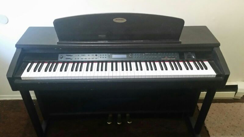 Suzuki KTS 4000 Composer Ensemble Piano