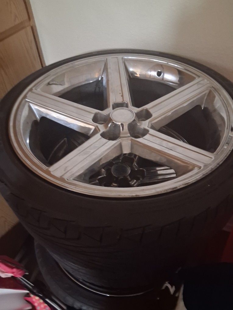 4 Iroc rim W Tires