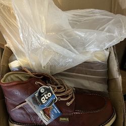 SIZE 11 BRAND NEW WORK BOOTS