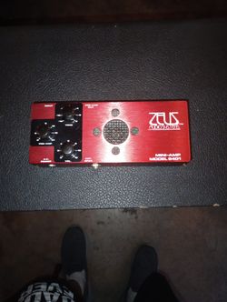 1980s Zeus Audio Systems Model 8401 Mini-Amp Vintage Electric Guitar