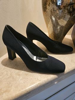 Navy Blue Fabric Pumps From Designer Stuart Weitzman Size 8