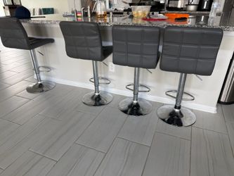 Bar stools (4)