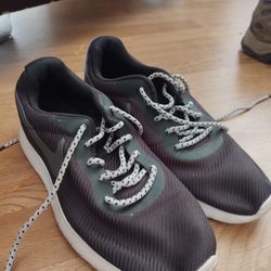 Women's Nike Shoes 