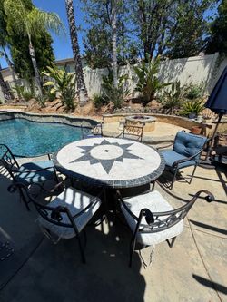 Outdoor table with 6 matching chairs