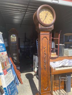 Grandfather clock Howard Miller