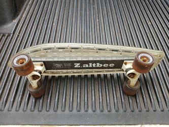 Z.altbee skateboard In Excellent Condition 