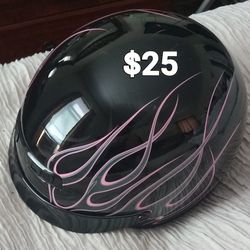 WOMEN'S MOTORSPORTS HELMET SIZE SMALL 