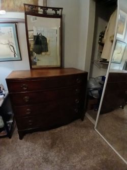 Drexel Antique Bowed Front Dresser With mirror