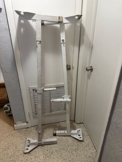 Racket for cargo van