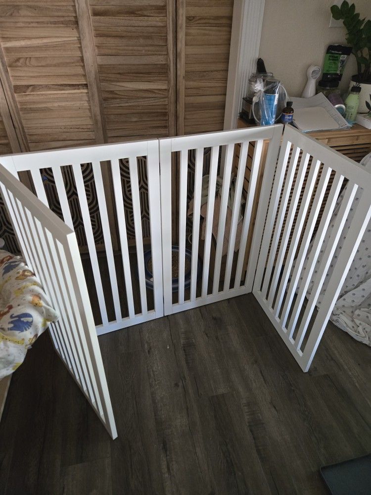 36”H x 80" Pet Dog Cat Gate 4-panel Tall Wooden for Doorway, Stairs, Foldable Retails $119