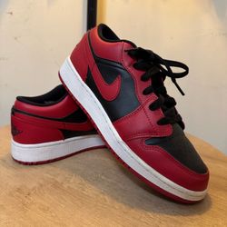 Nike Jordan size 6Y
