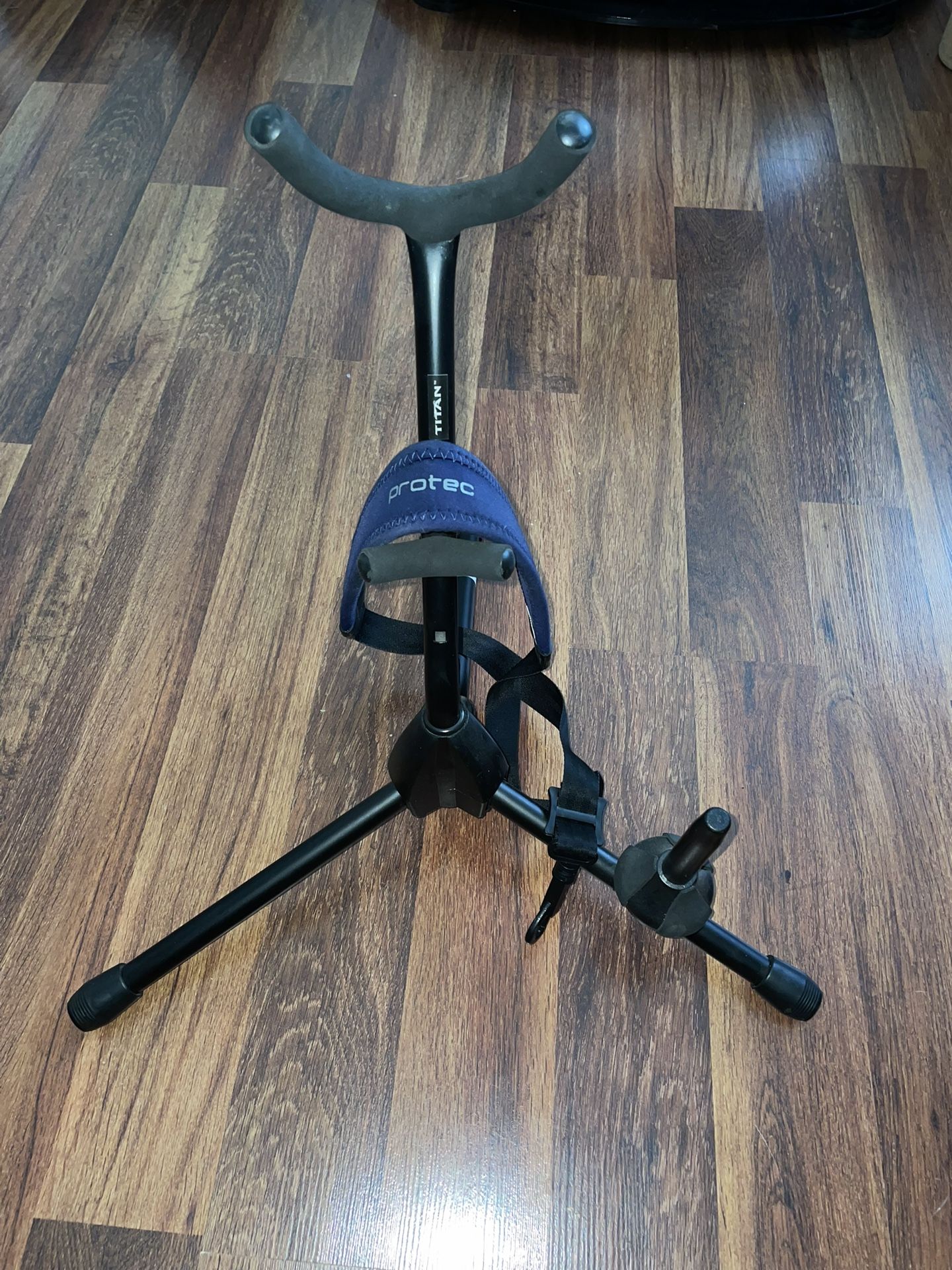 Double Saxophone Stand And Neck Strap