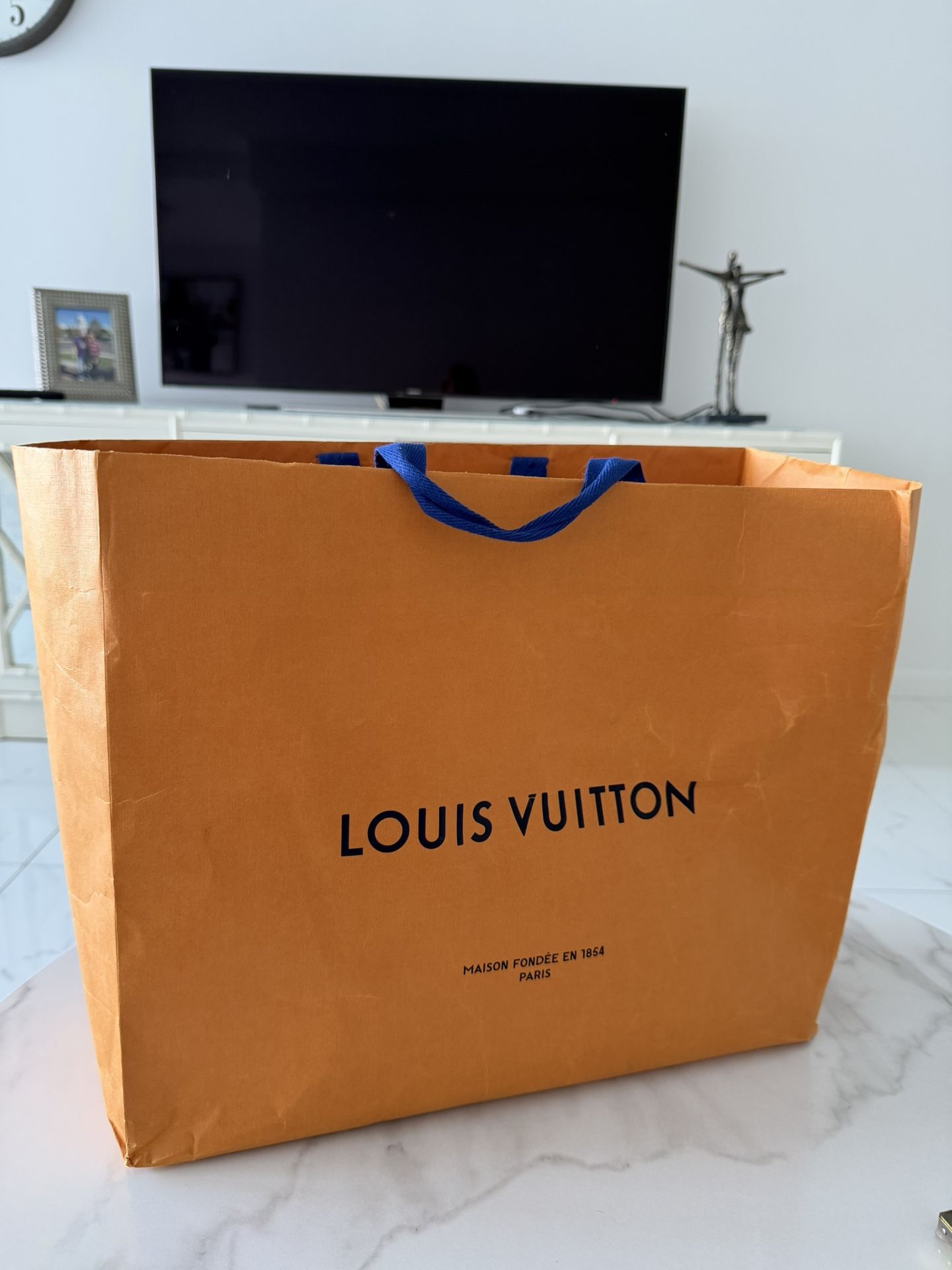 Paper Bag Louis Vuitton 15,5x13,5x6 Inches