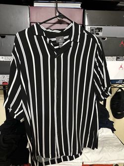H&M Black and White Striped Short Sleeve Shirt