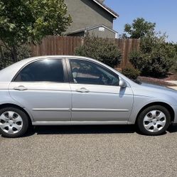 2006 Kia Spectra - 5 Speed - Runs Great 