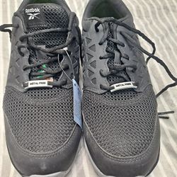 Reebok METAL FREE. MEN 9.5W. LADIES 11.5W. BLACK