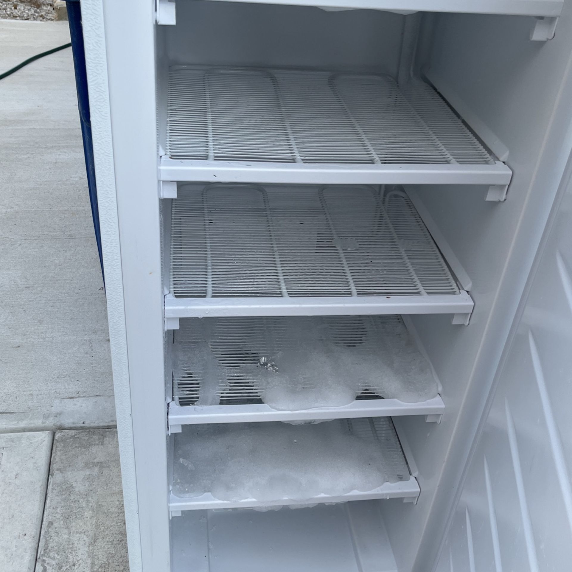 Thomson Upright Freezer for Sale in Galloway, OH OfferUp