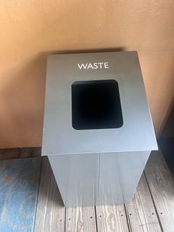 Basurero para Oficina o Negocio - 32 Gal.