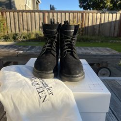 Authentic Designer Alexander McQueen Croc Print Suede Combat Boot Black EU 39