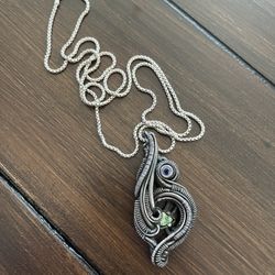 Custom Metal Pendant/Tsavorite garnet 
