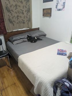 Queen Bed w/Frame