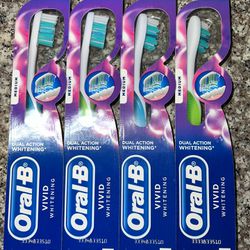 Oral B Medium Toothbrushes Set