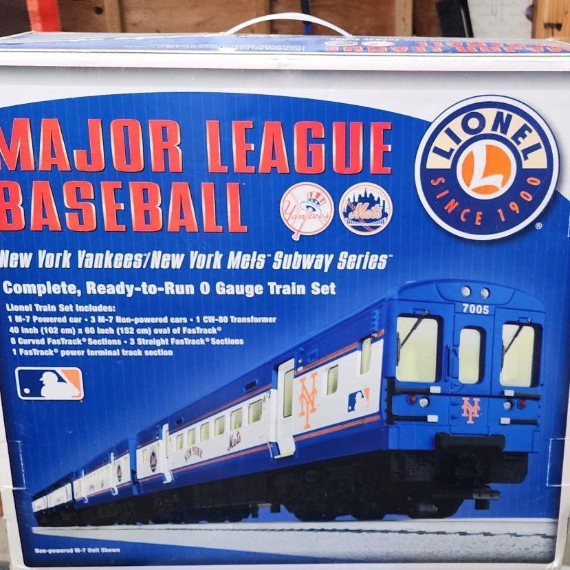 Brand NEW IN THE box Lionel MLB NY Yankee/ METS O GAUGE TRAIN SET