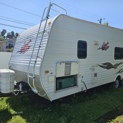 2007 Key Performance 25 feet Toyhauler 16feet Garage