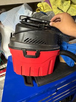 Vacuum cleaner for cars