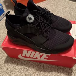 Nike Huarache - Size 14