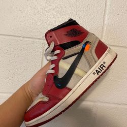 OFF WHITE JORDAN 1 