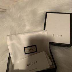 💯 Authentic Gucci black Leather Wallet