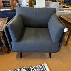 Moe’s Rodgrigo Chair Anthracite