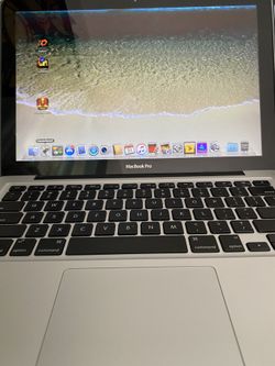 Mac book pro Apple Computer Super Clean Barely Used