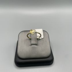 10 KT REAL GOLD &DIAMOND RING