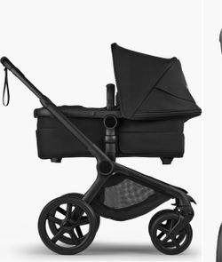 BUGABOO FOX 3 COMPLETE STROLLER + BASSINET — ALL BLACK