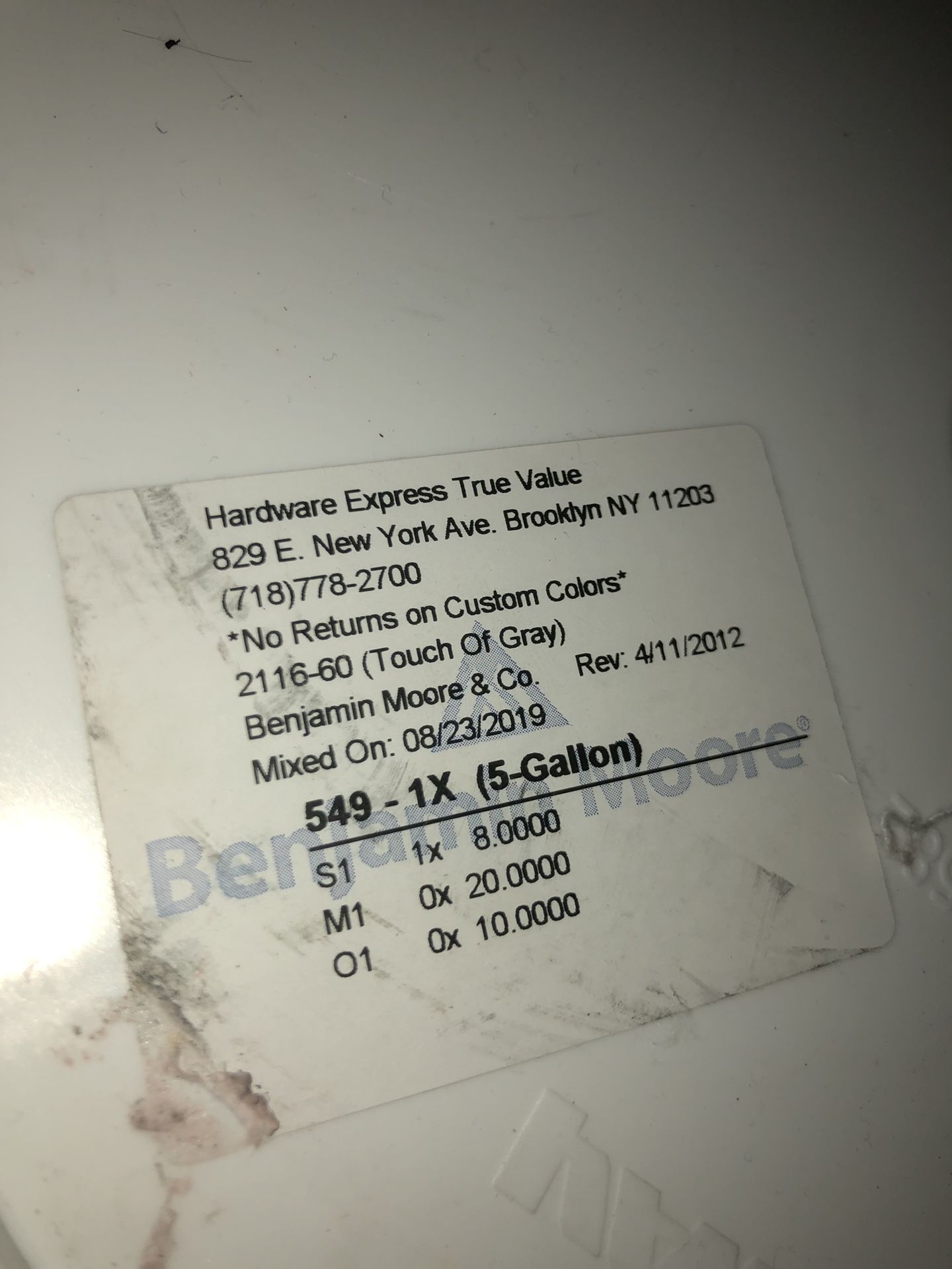 Benjamin moore “TOUCH OF GRAY” 211660. 5 GALLON BUCKET OF PAINT for Sale in Brooklyn, NY OfferUp