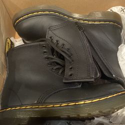 Dr martens size 9c