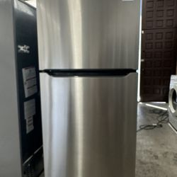 2024 Frigidaire Top Bottom Fridge