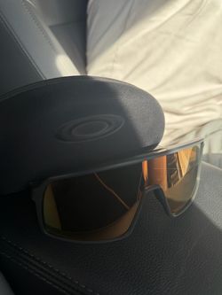 Oakley’s  Sutro S