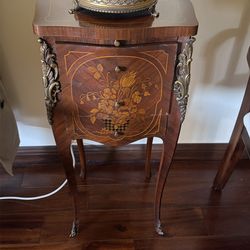 2 antique side tables