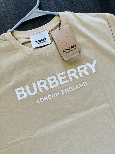 Burberry Tan Tshirts💥 fast Shipping 💥 3 For $100💥No Large Size💥