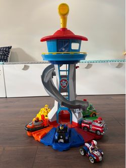 Original Paw Patrol Tower w/ Figures