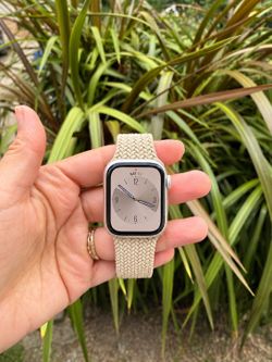 Apple Watch Series 9 GPS – 41mm Starlight Aluminum